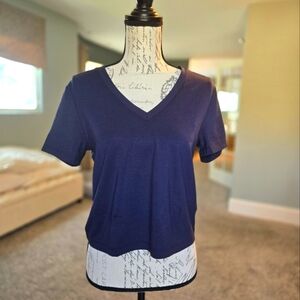 CUTS V neck TEE